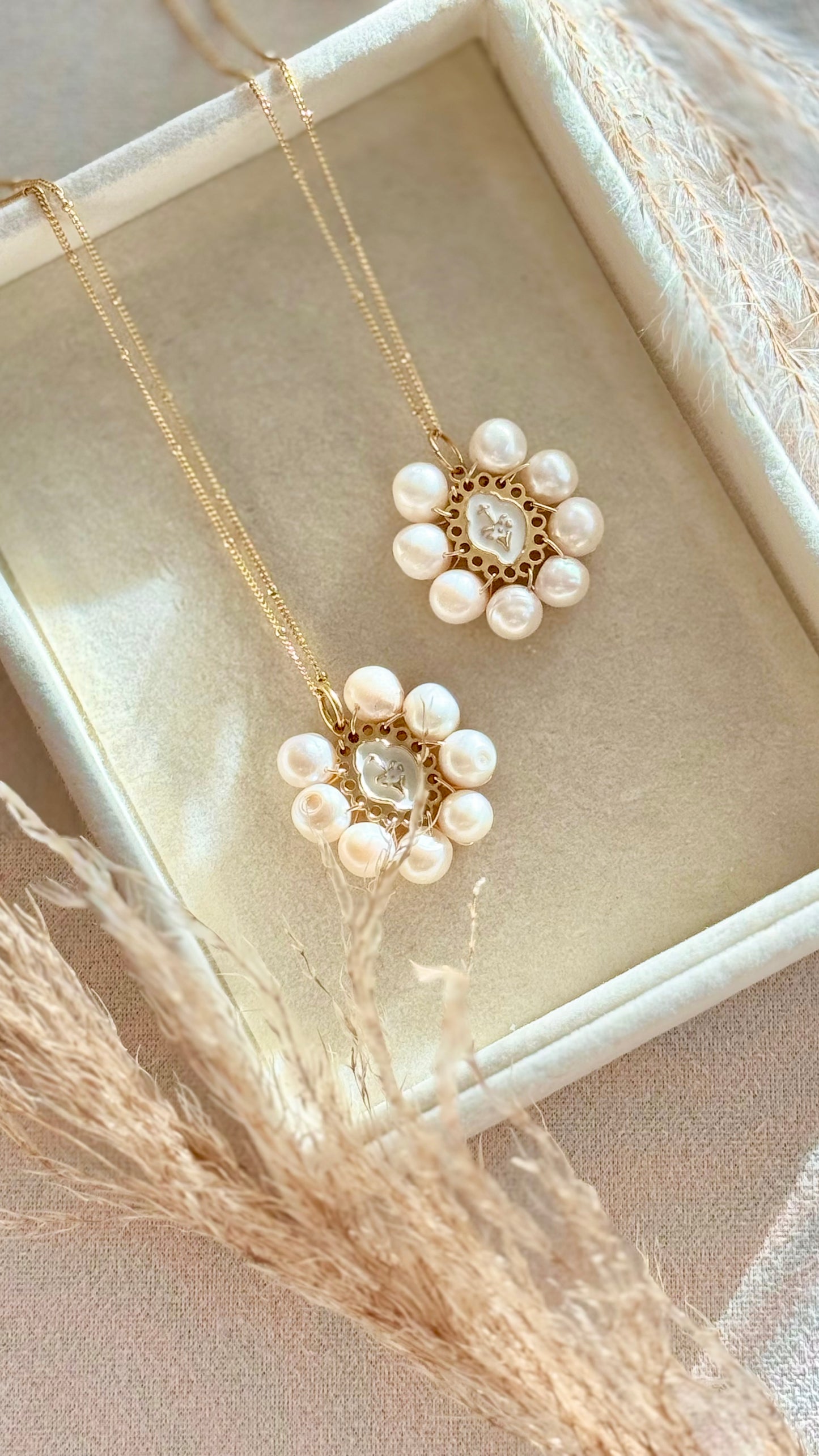 Necklace Baroque heart “Sagrado”