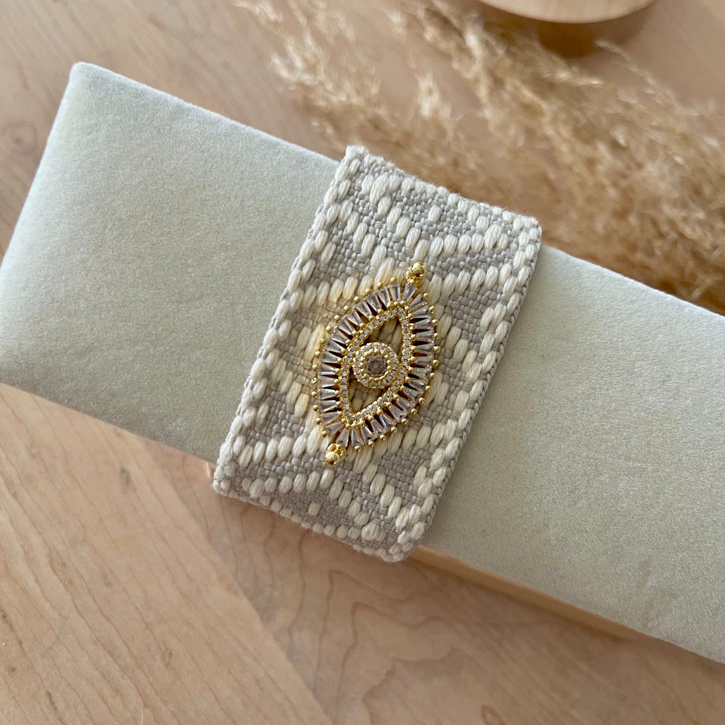 Bracelet braided eye