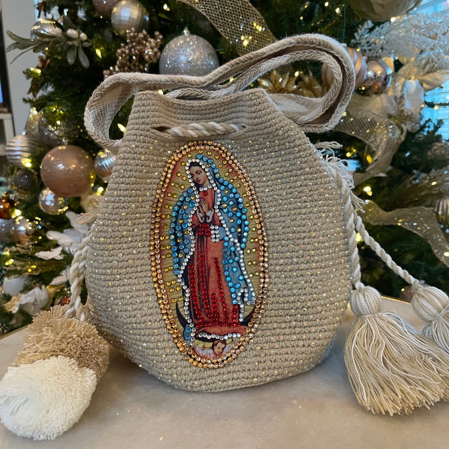 Woven bucket bag “Morral”