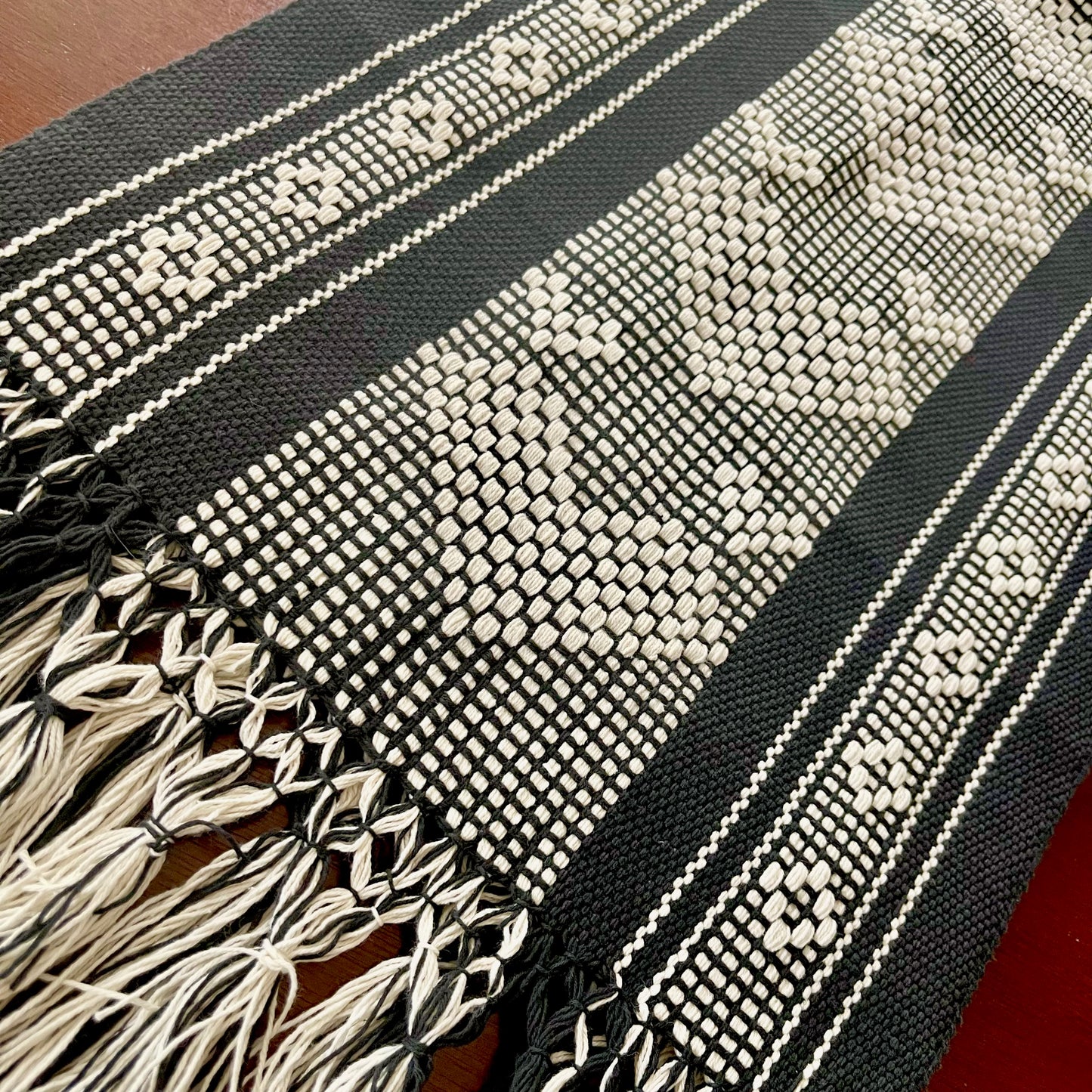 Table Runner “Sol”
