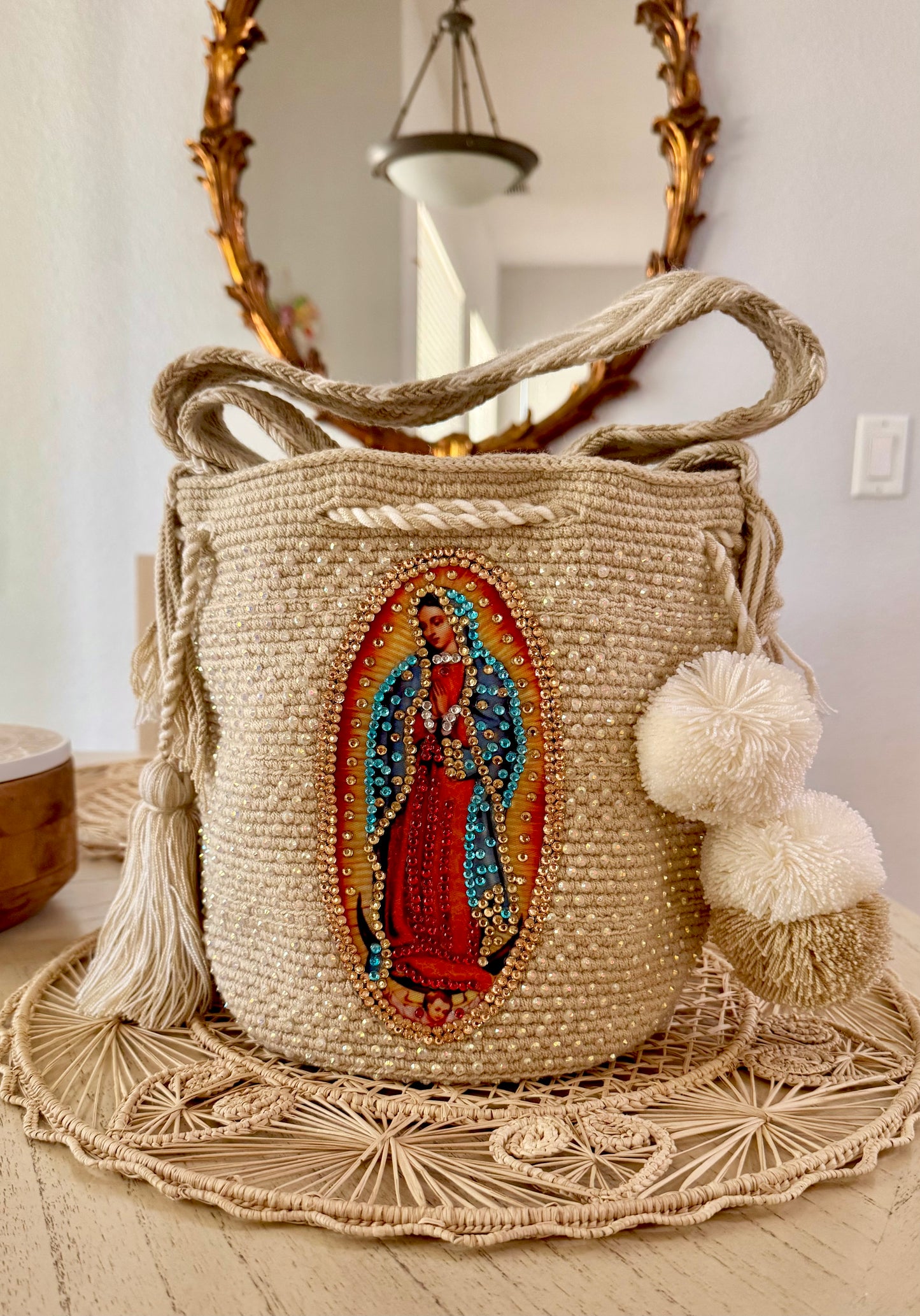 Woven bucket bag “Morral”