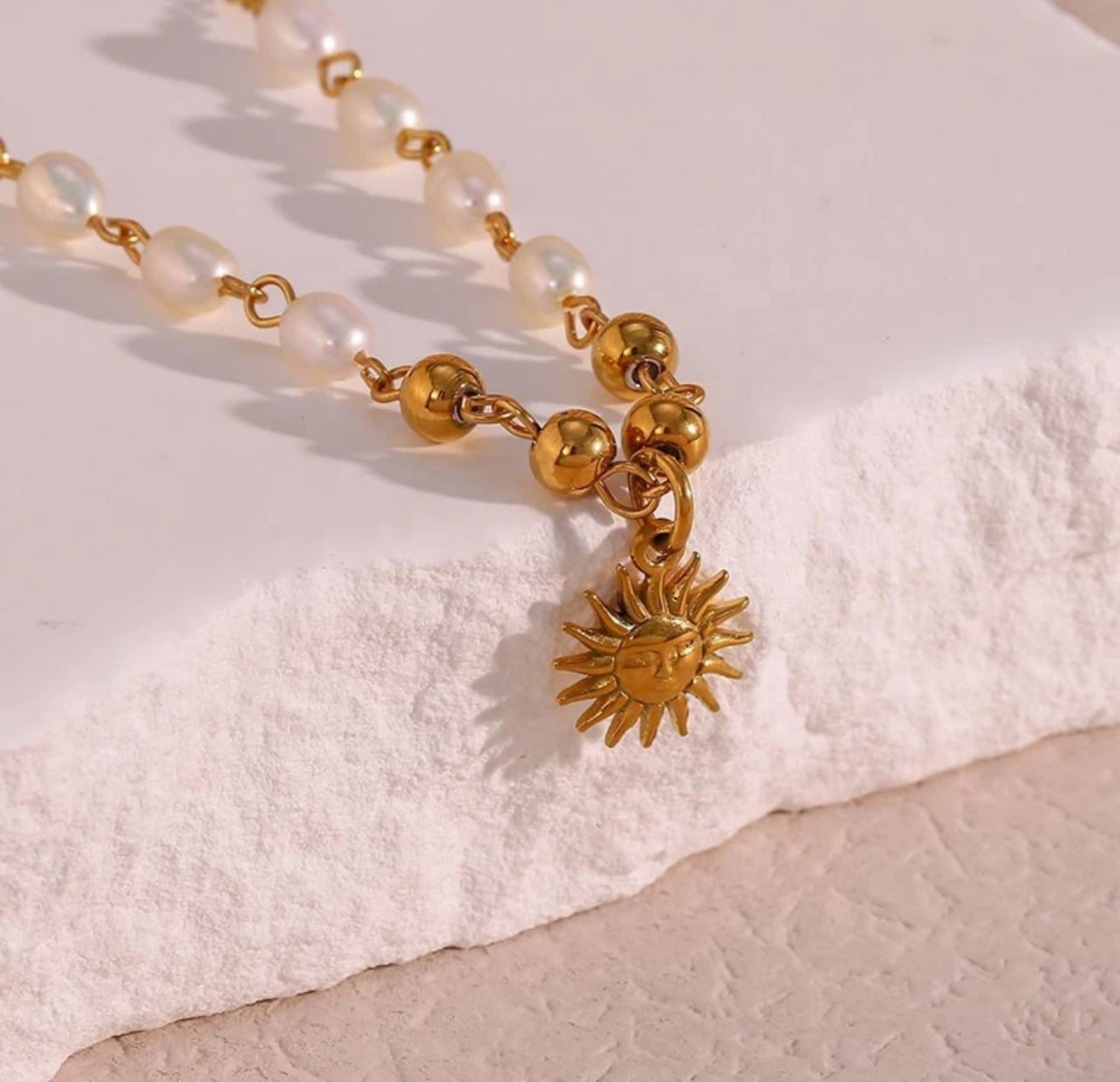 Necklace sun freshwater pearls “Yaneth”