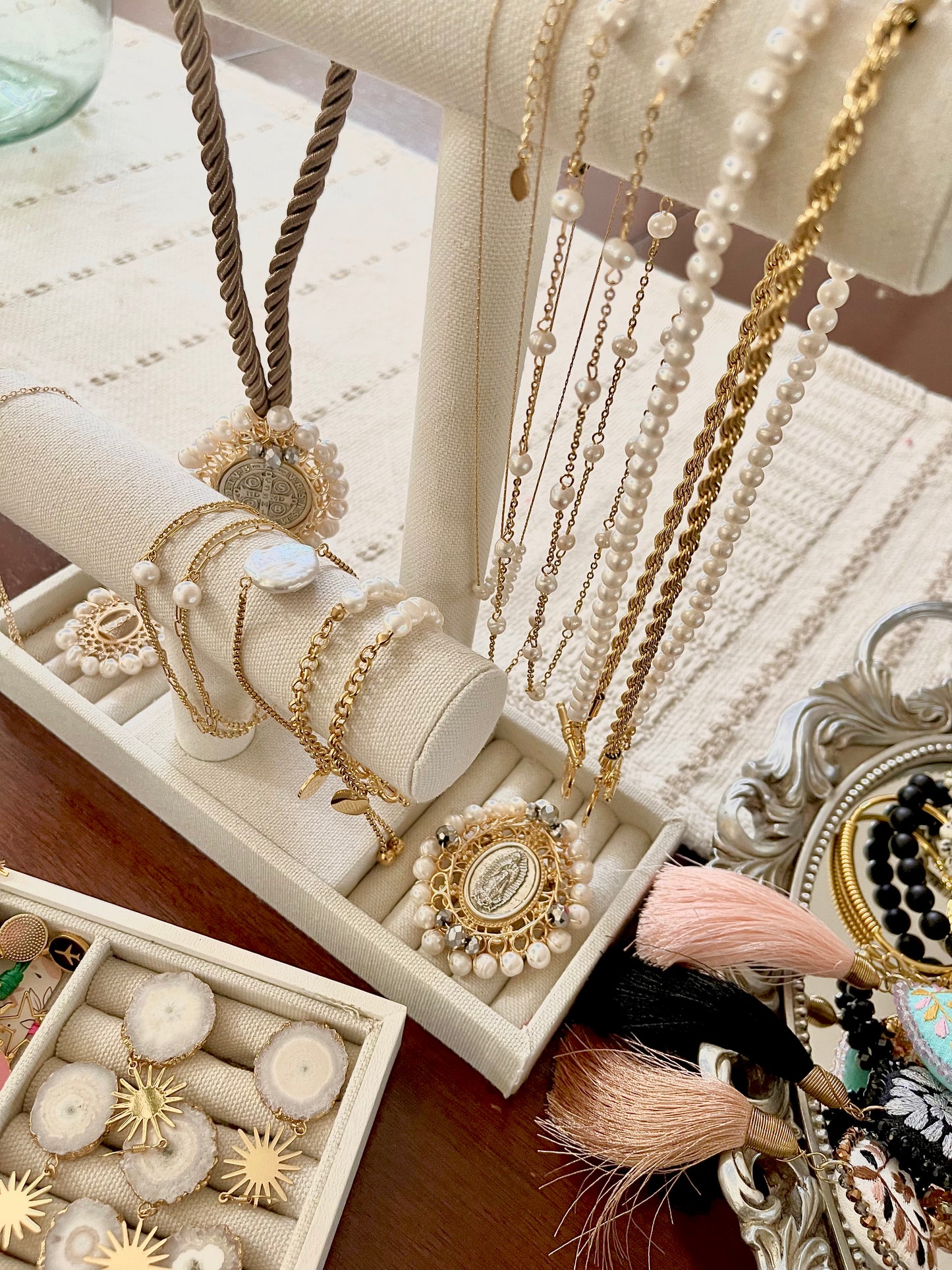 Cultured Freshwater pearls Cameo