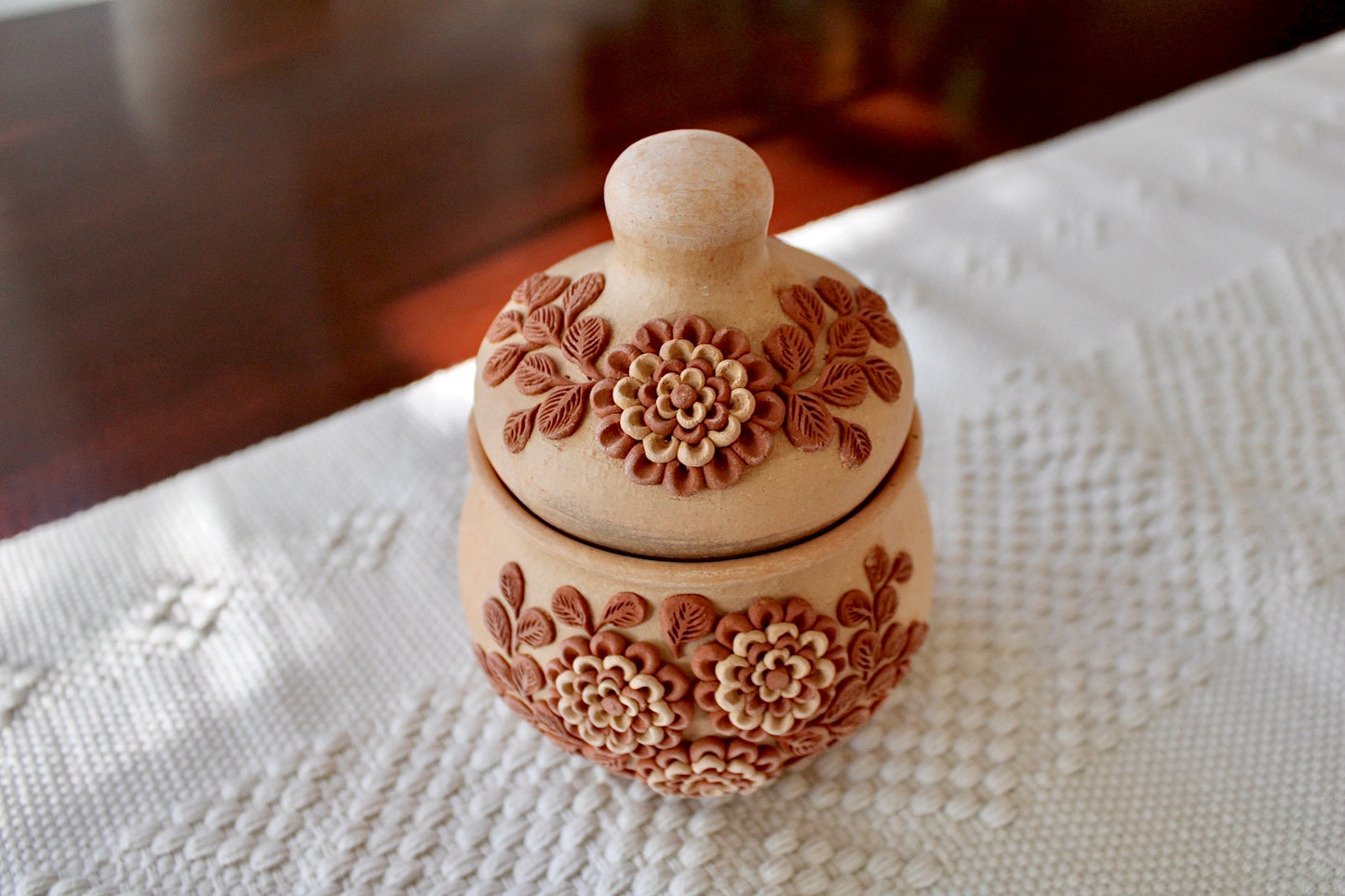 Azucarera natural bordada en barro “Rosita” Collection