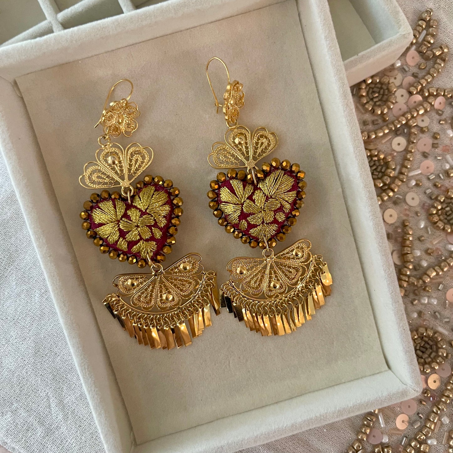 Aretes Rojos/Tinto filigrana Clasicos corazones bordados