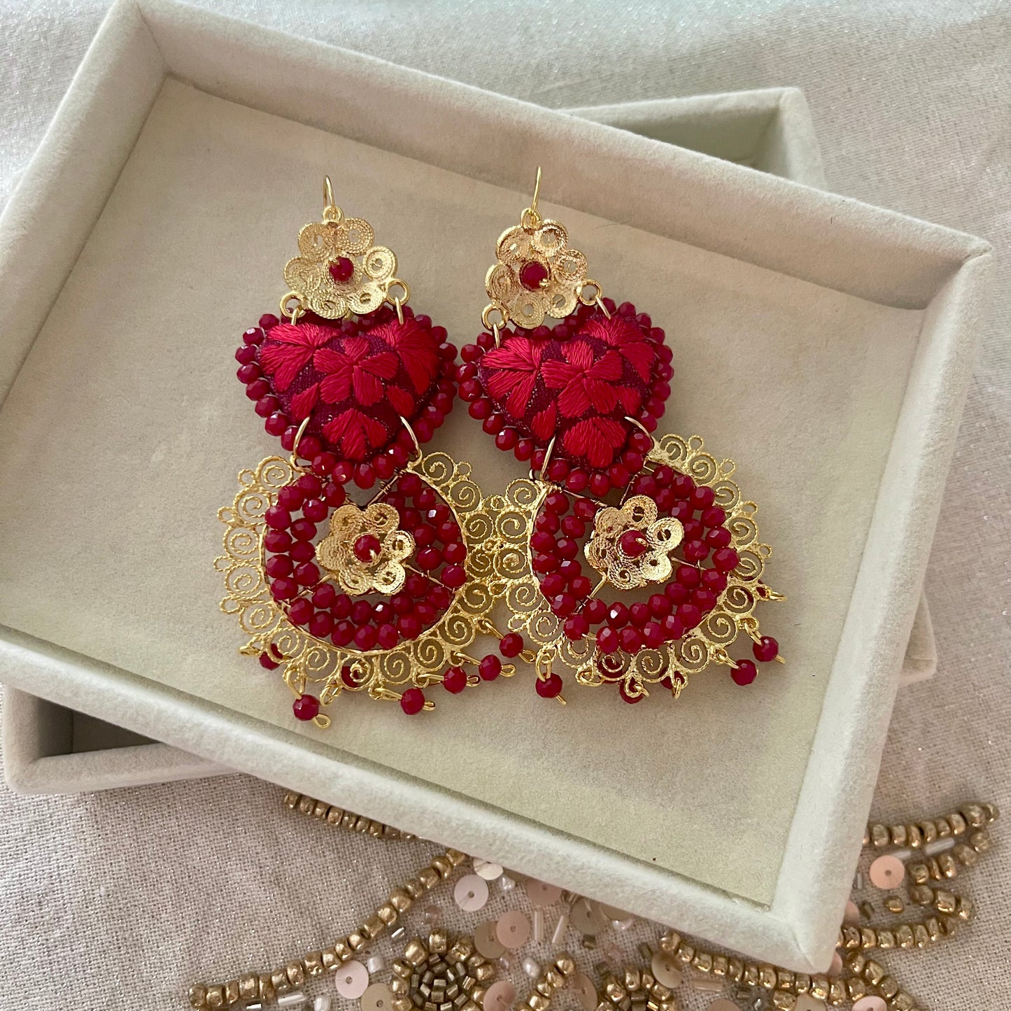 Aretes Rojos/Tinto filigrana Clasicos corazones bordados