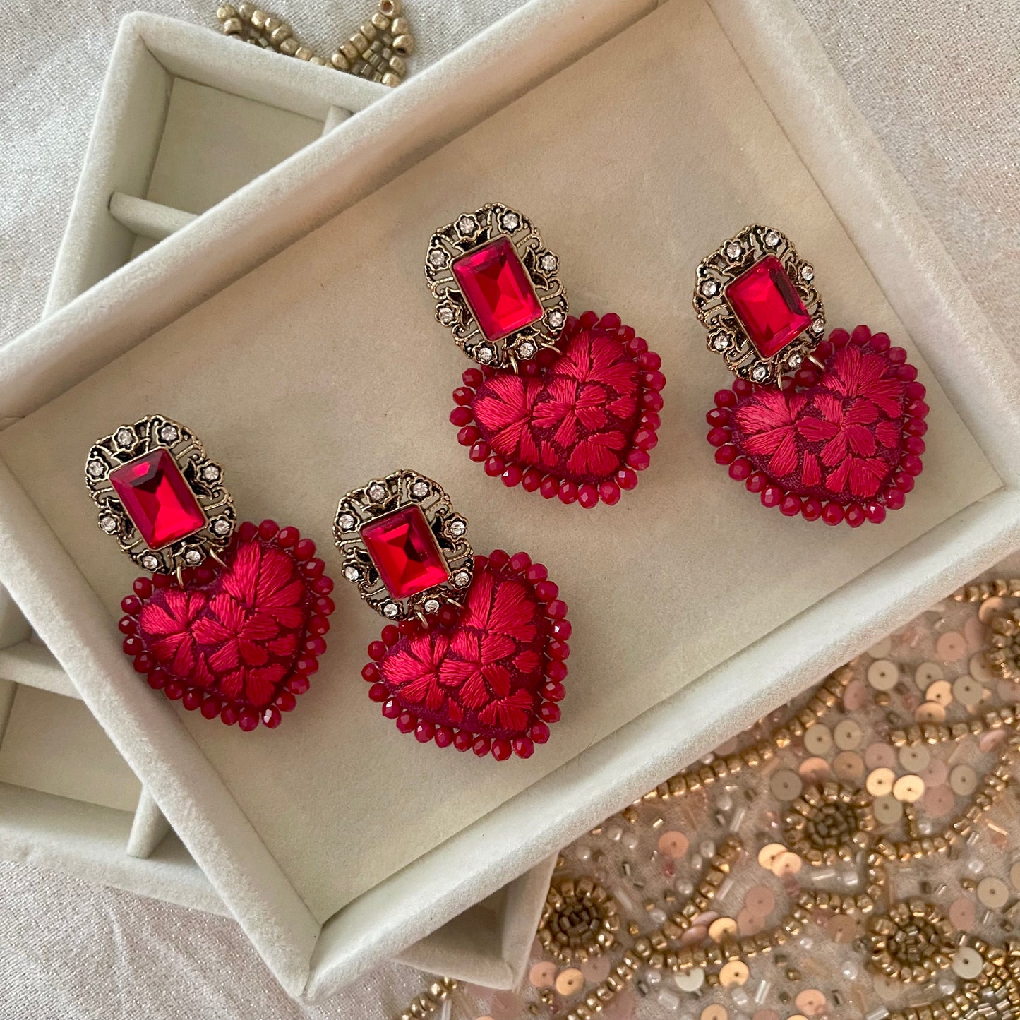 Aretes Rojos/Tinto filigrana Clasicos corazones bordados