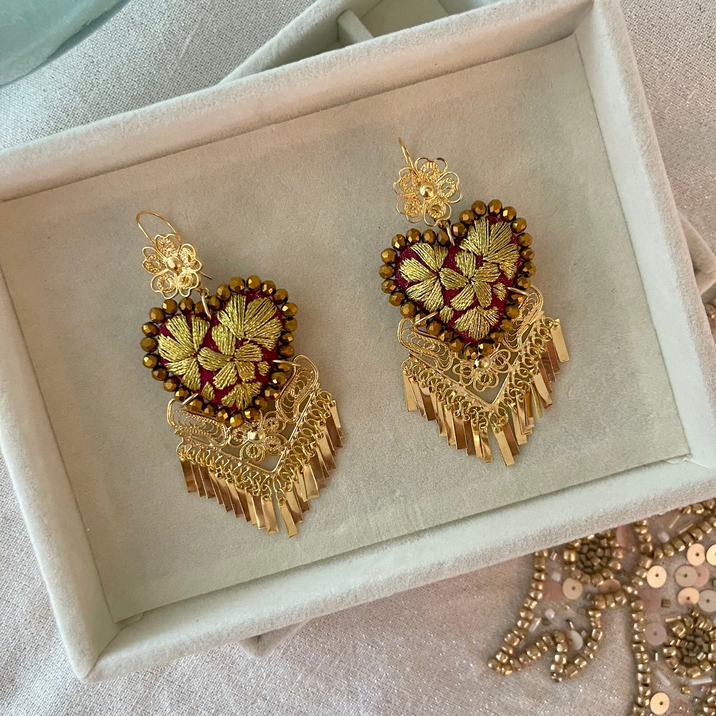 Aretes Rojos/Tinto filigrana Clasicos corazones bordados