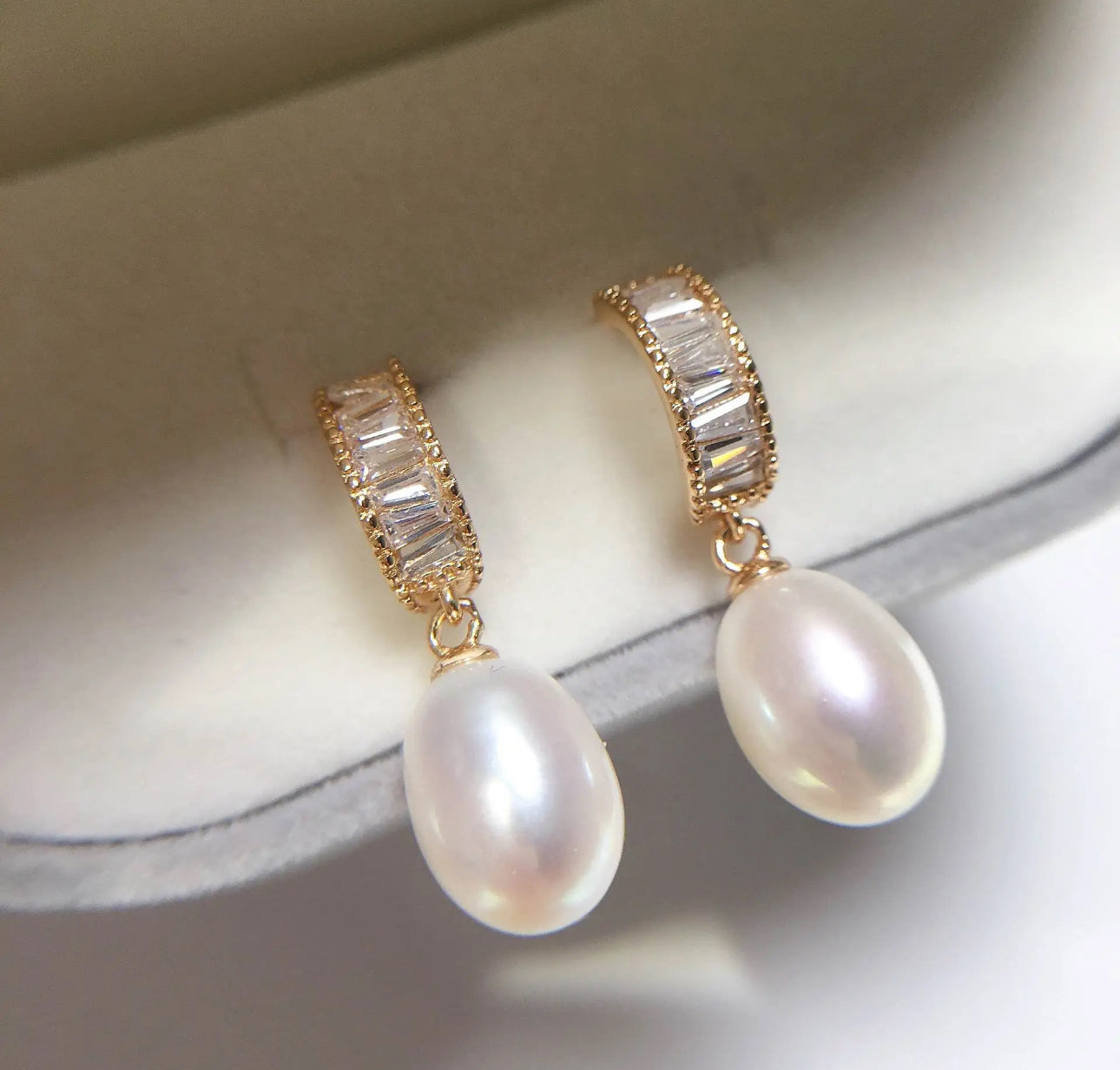 Zircon freshwater pearl earrings “Yaneth”