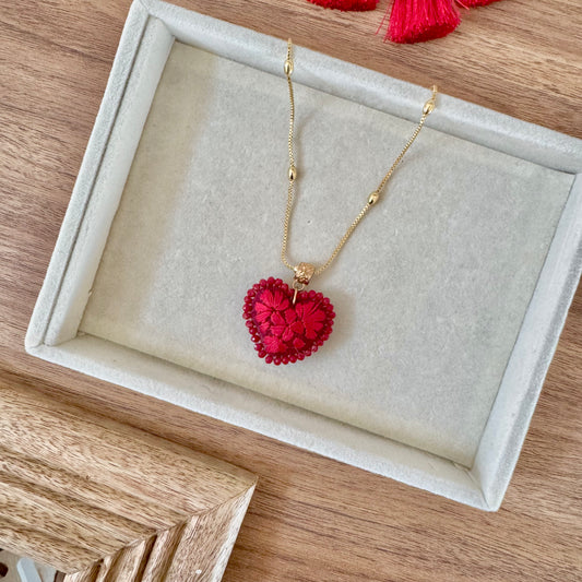 Necklace corazon bordado Scarlet
